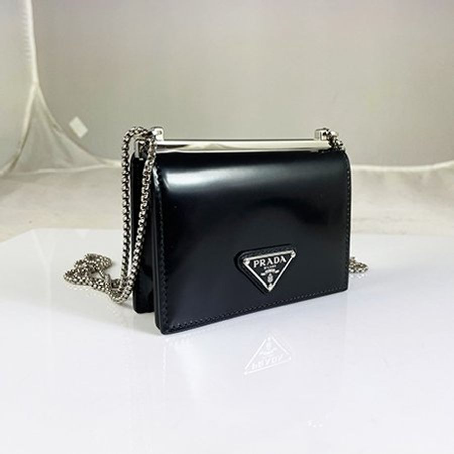 PRADA 黑色拋光牛皮卡夾鍊帶包 1MR023-1