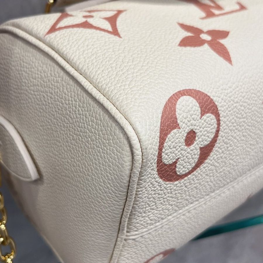Louis Vuitton LV 晶片款奶油粉全皮大LOGO 20speedy 手提包/斜背包-2