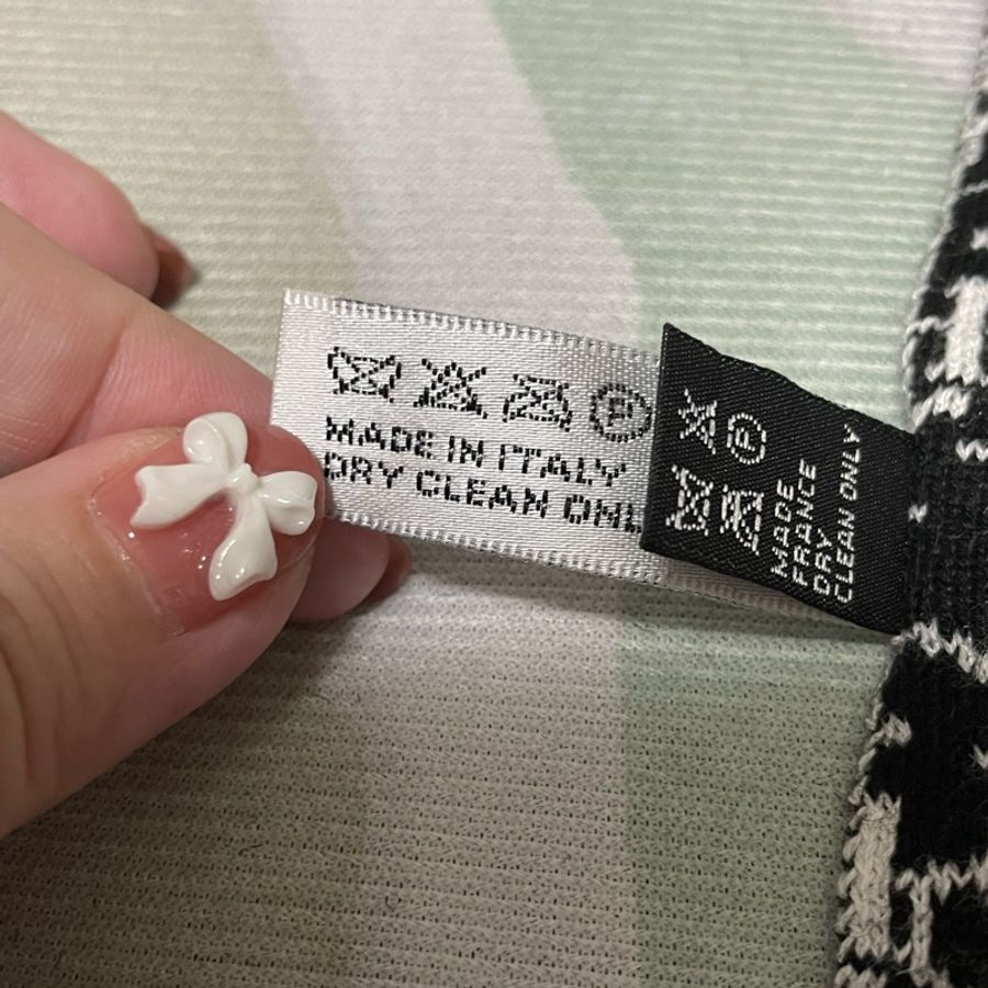 Christian Dior 經典黑白logo雙面100%羊毛圍巾披肩-14