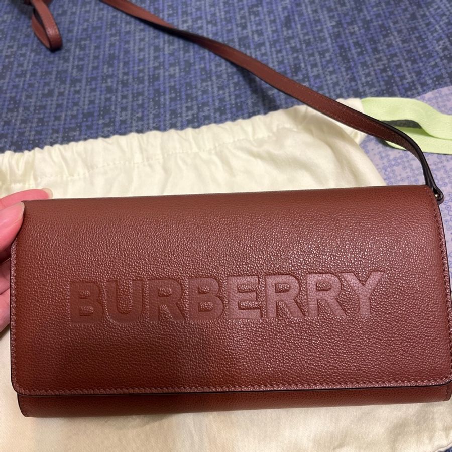 Burberry 壓印WOC包-2