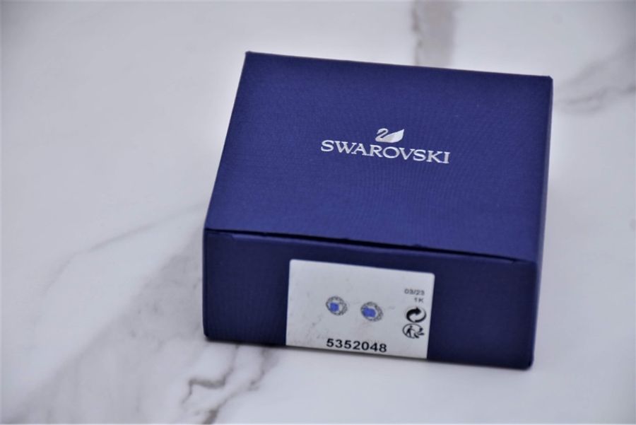 (全新)SWAROVSKI 藍鑽耳環-3