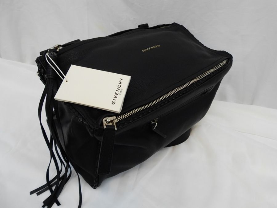 GIVENCHY 紀梵希 粒面山羊皮pandora 斜背包/黑色-0