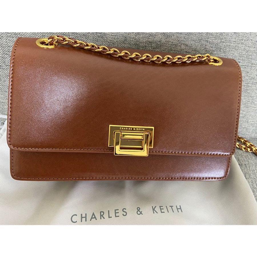 Charles & Keith 鍊條翻蓋肩背包 巧克力色-5