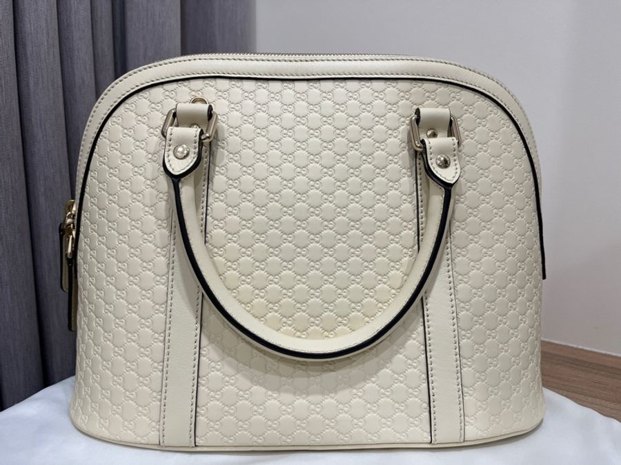 (全新）GUCCI 古馳 GUCCI GUCCISSIMA標籤LOGO雙G壓紋牛皮壓紋手提斜背貝殼包(大/米白)-4