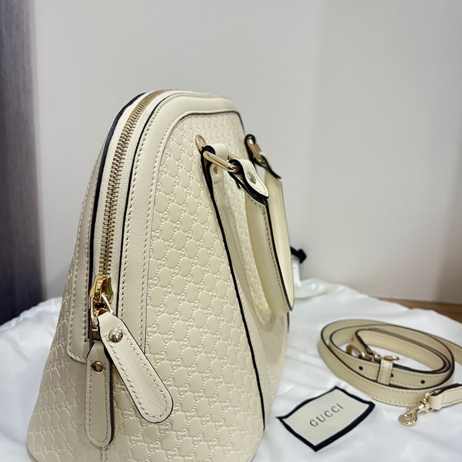 (全新）GUCCI 古馳 GUCCI GUCCISSIMA標籤LOGO雙G壓紋牛皮壓紋手提斜背貝殼包(大/米白)-8