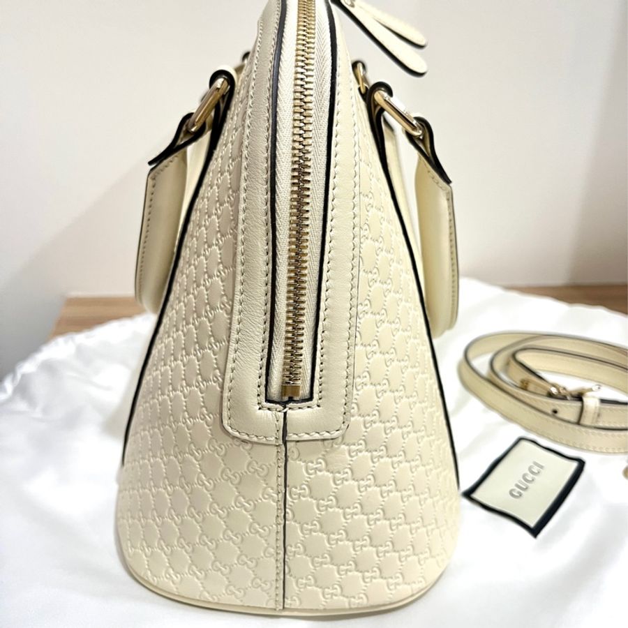 (全新）GUCCI 古馳 GUCCI GUCCISSIMA標籤LOGO雙G壓紋牛皮壓紋手提斜背貝殼包(大/米白)-9