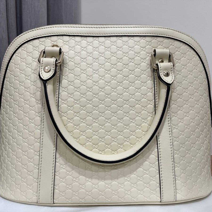 (全新）GUCCI 古馳 GUCCI GUCCISSIMA標籤LOGO雙G壓紋牛皮壓紋手提斜背貝殼包(大/米白)-11