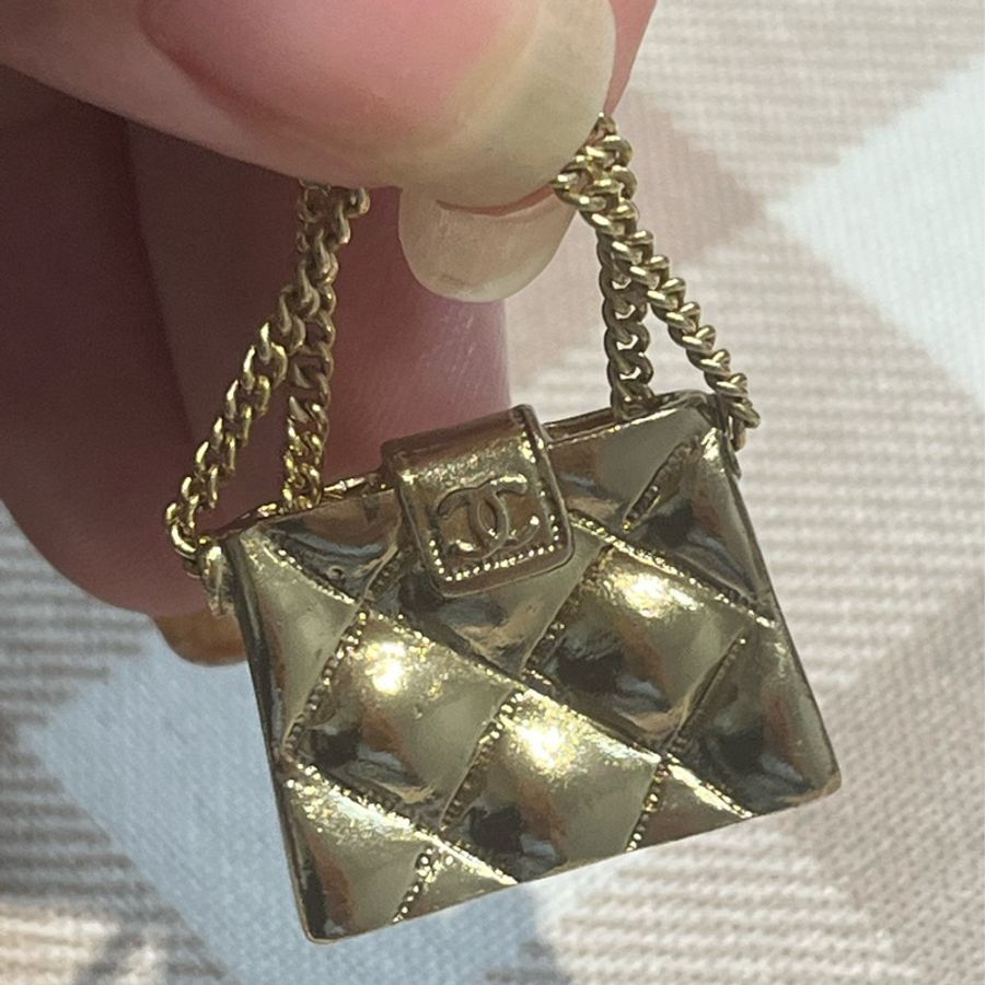 Chanel香奈兒絕版淡金色CF包包小胸針-1