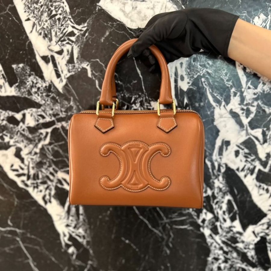 Celine 113773 平滑小牛皮Cuir 凱旋門小款波士頓包 黃褐色《2024季度★全新商品 》-8