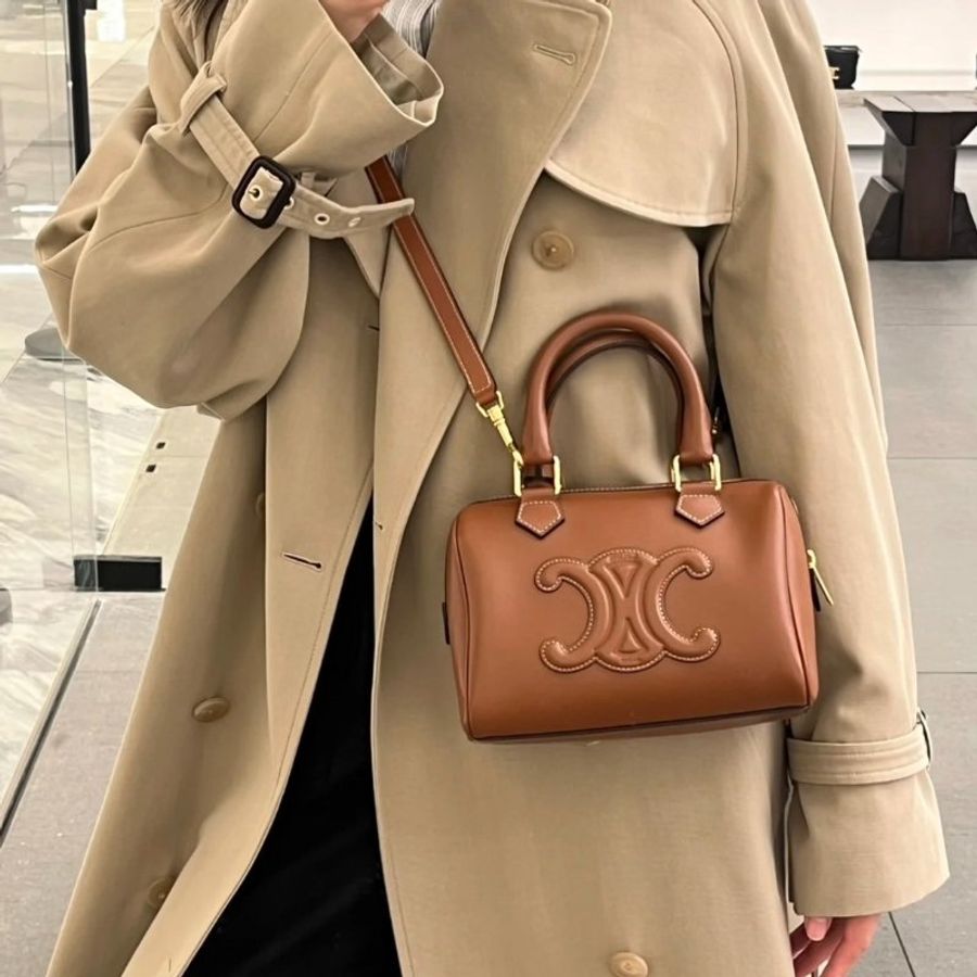 Celine 113773 平滑小牛皮Cuir 凱旋門小款波士頓包 黃褐色《2024季度★全新商品 》-5