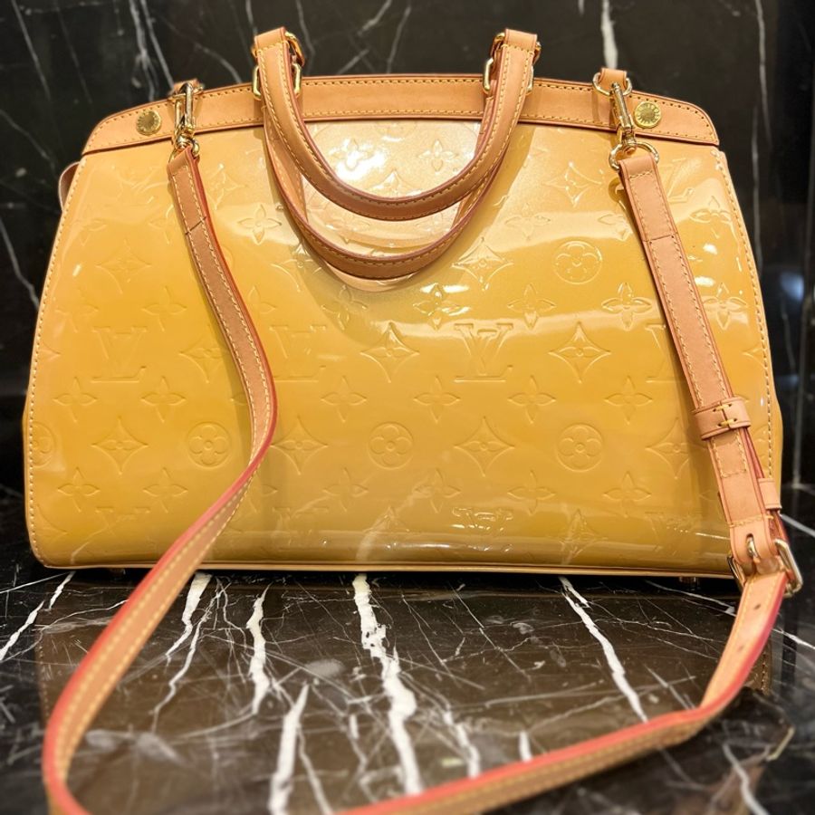 LV Brea MM 亮皮附斜背包醫生包 (付保證卡+防塵袋)-8