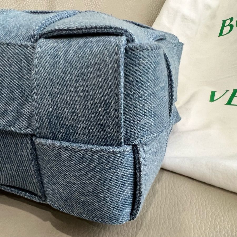 （限時降價）BV 牛仔包 28cm 腋下包 丹寧 淺藍 brick cassette 大格 中號-2