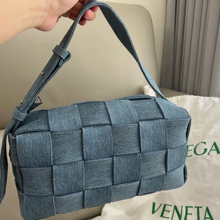 （限時降價）BV 牛仔包 28cm 腋下包 丹寧 淺藍 brick cassette 大格 中號-7