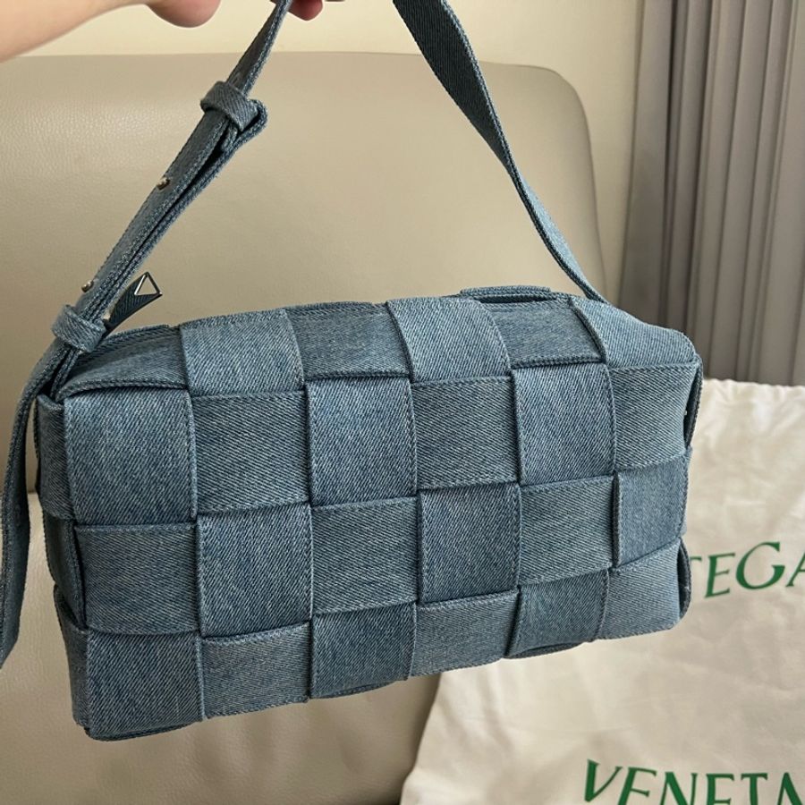 （限時降價）BV 牛仔包 28cm 腋下包 丹寧 淺藍 brick cassette 大格 中號-8
