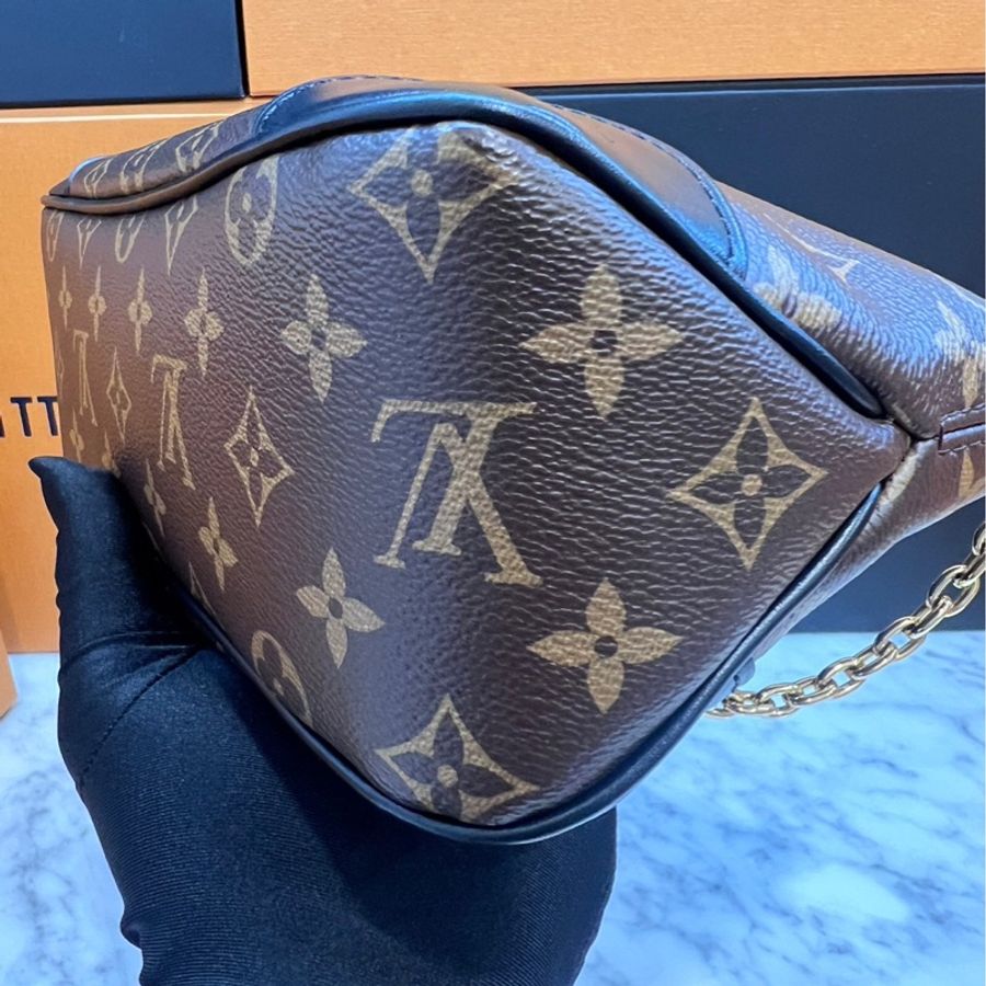 LV Louis Vuitton Boulogne 牛角包 晶片款式-17