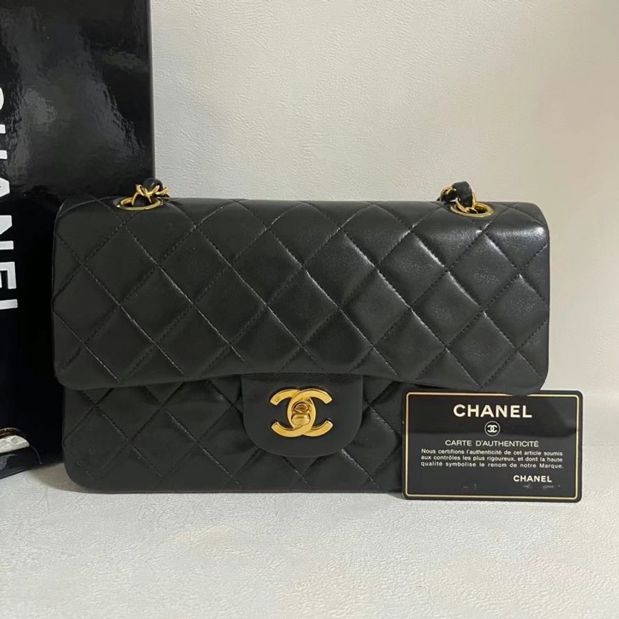 CHANEL 香奈兒 CF 23cm 小羊皮經典小型口蓋包-0