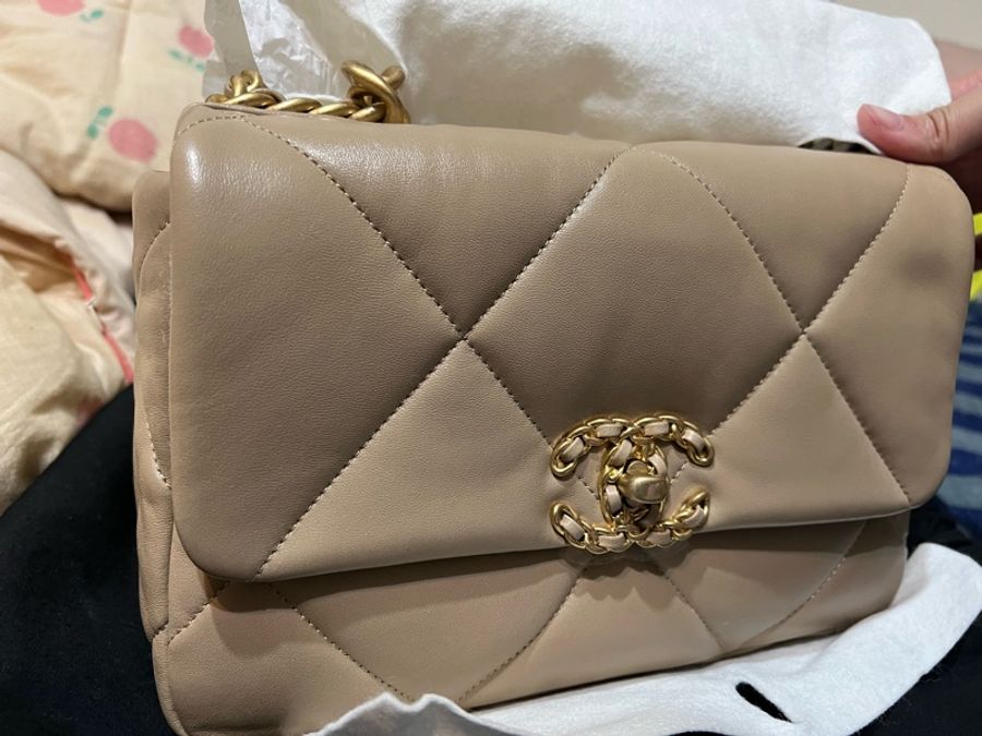 chanel 19 奶茶色 小號(26cm)-1