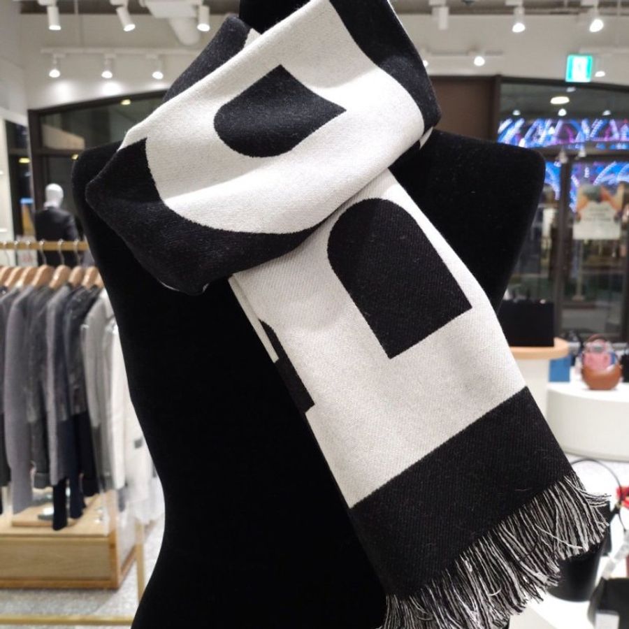 Burberry 80542141 徽標字母雙面羊毛緹花圍巾《當季專櫃正售★全新商品 》-1