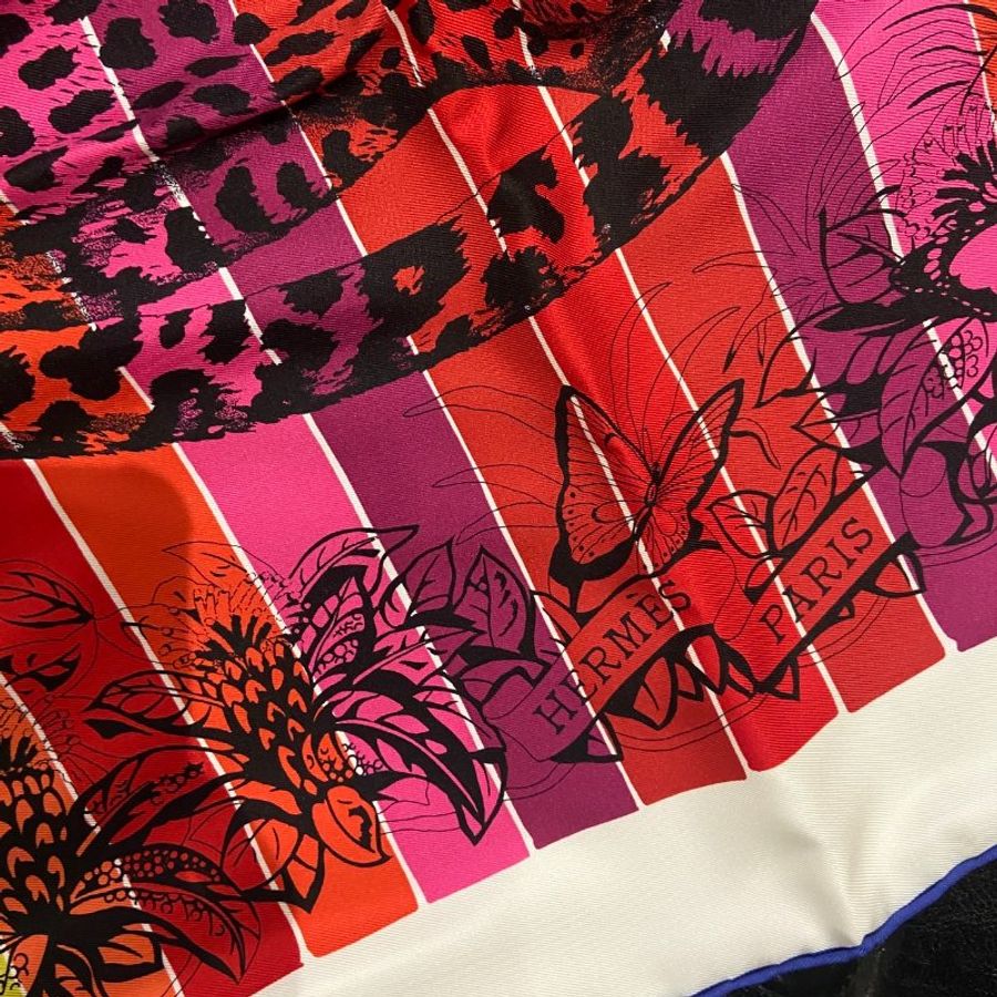 【台灣現貨】愛馬仕 Hermes 叢林之愛 90*90 手工真絲方巾 圍巾-3