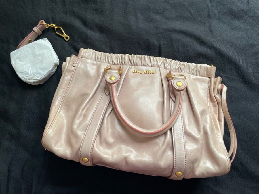 [全新保證正品］miu miu灰粉紅小牛皮手提肩背三用包-0