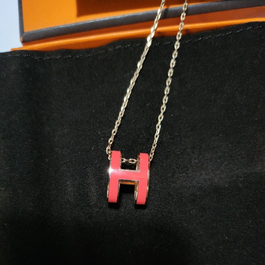 HERMES 愛馬仕
Pop系列 經典 H立體 橢圓簍空 項鍊
(珊瑚紅)-6