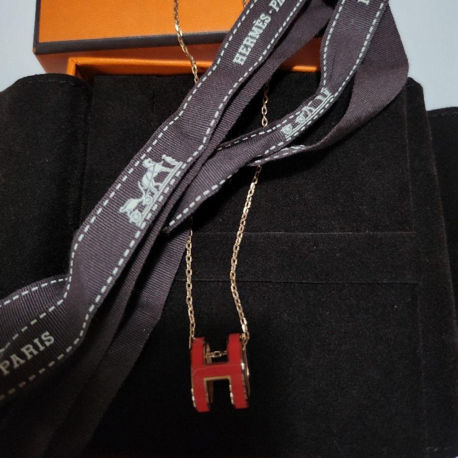 HERMES 愛馬仕
Pop系列 經典 H立體 橢圓簍空 項鍊
(珊瑚紅)-11