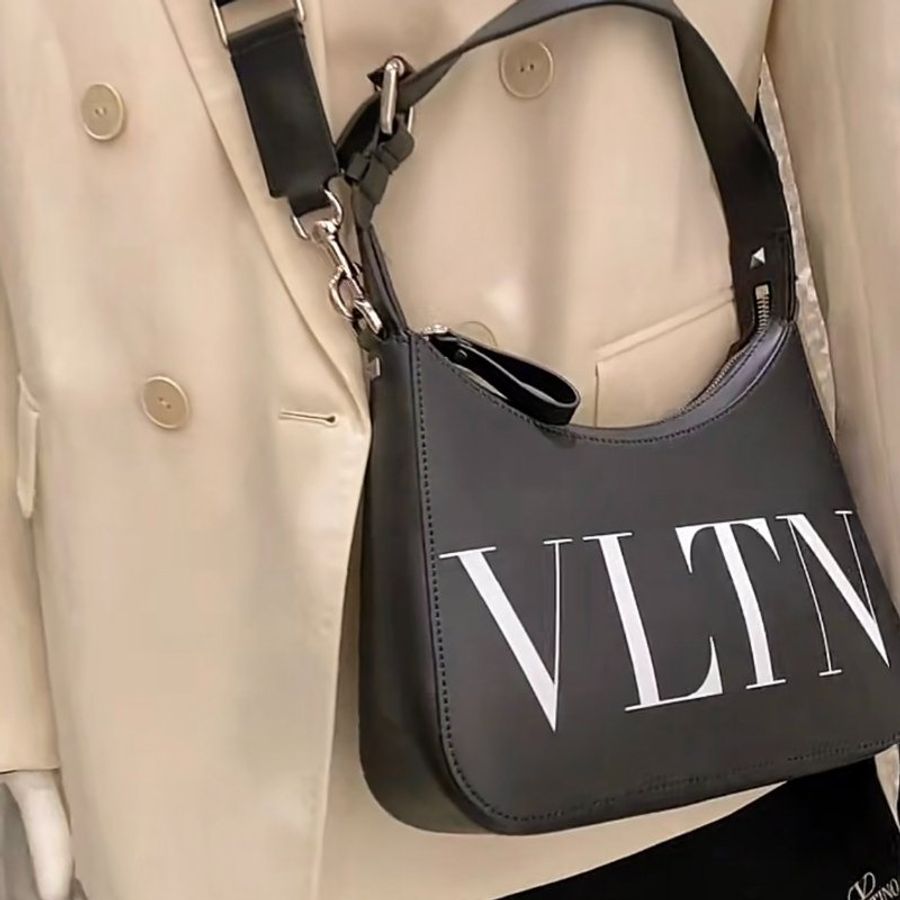 Valentino VLTN 皮革 Hobo 流浪包 黑色 (熱門折扣品 此款下單前請先詢問)-2