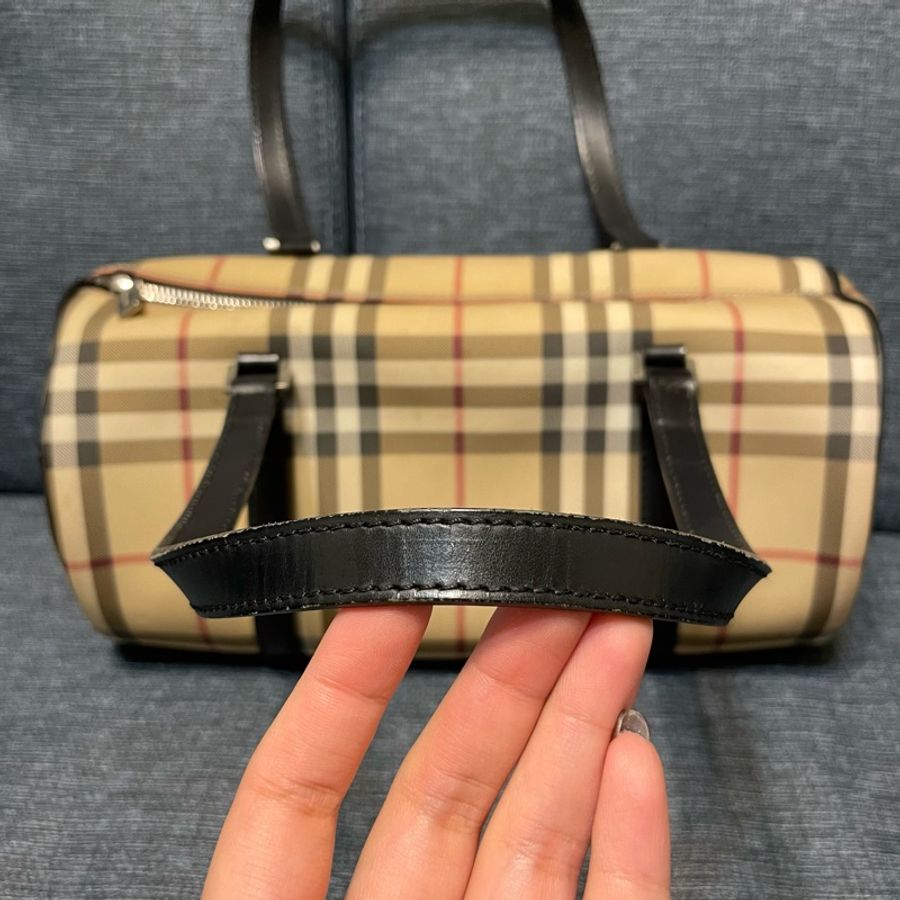 Burberry格紋圓筒手提包-11