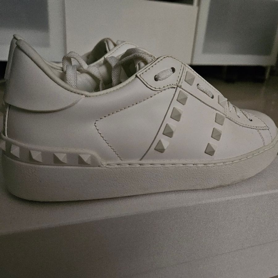 Valentino 11 rockstud untitled 鉚釘小白鞋-1
