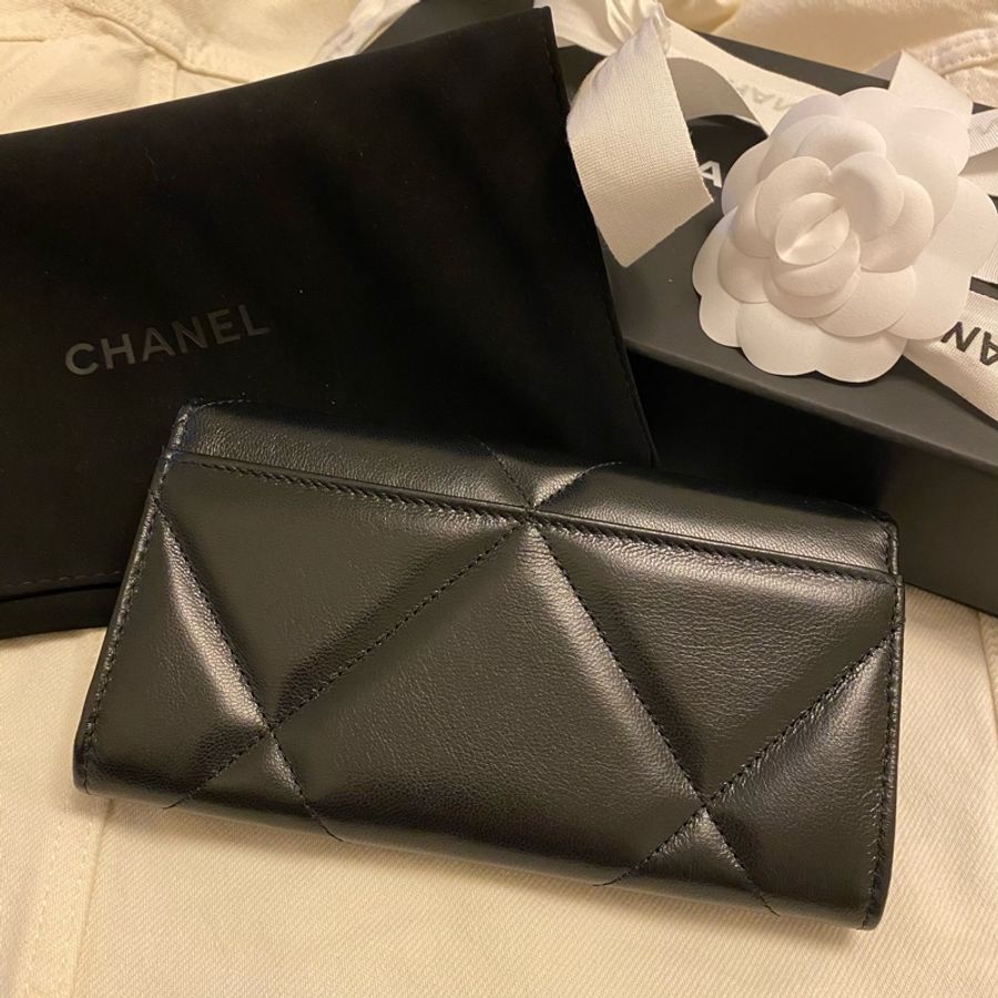 ✨ 【專櫃缺貨款】CHANEL 香奈兒 經典19 小羊皮暗釦菱格紋中夾黑金 ✨-1