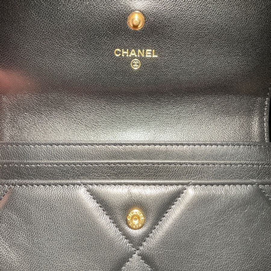 ✨ 【專櫃缺貨款】CHANEL 香奈兒 經典19 小羊皮暗釦菱格紋中夾黑金 ✨-3