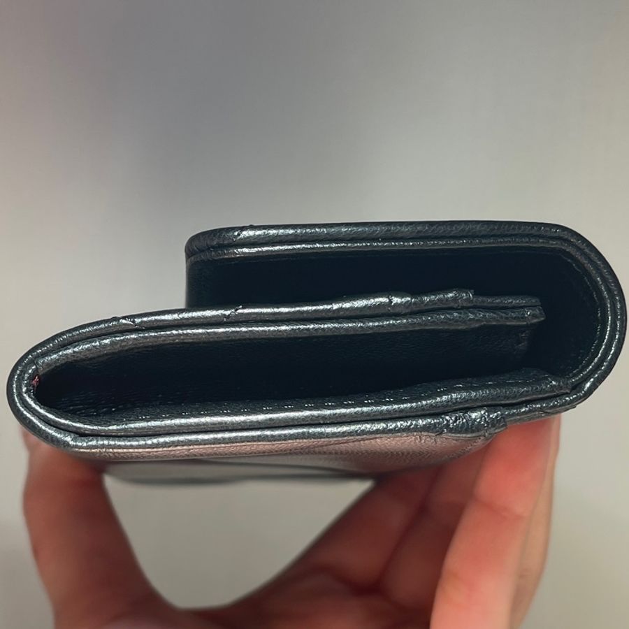 ✨ 【專櫃缺貨款】CHANEL 香奈兒 經典19 小羊皮暗釦菱格紋中夾黑金 ✨-11
