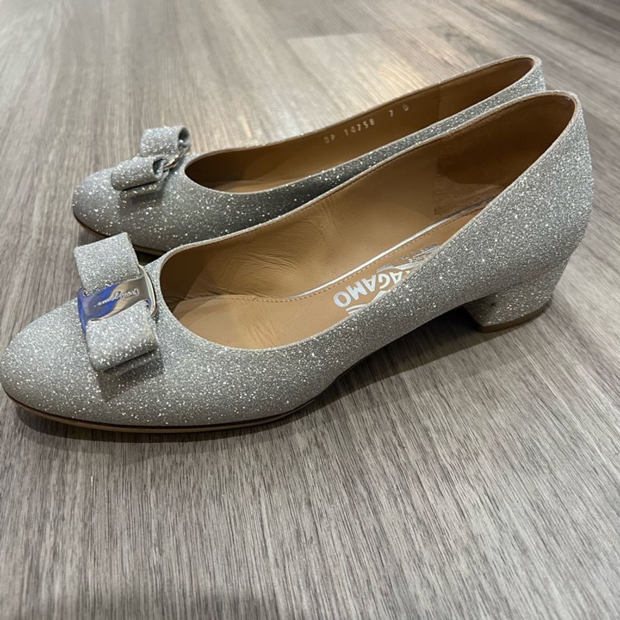Salvatore ferragamo經典款鑽紗低跟鞋-8
