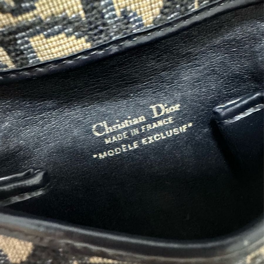 【Dior】翻蓋式零錢包-9