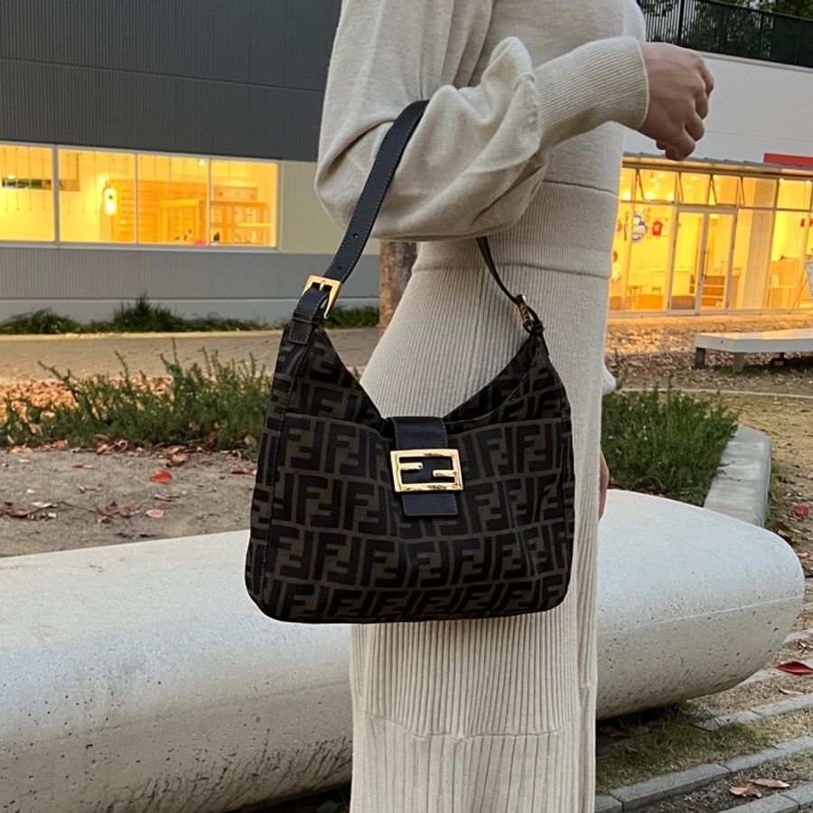 【FENDI】稀有金扣手提肩背包-0