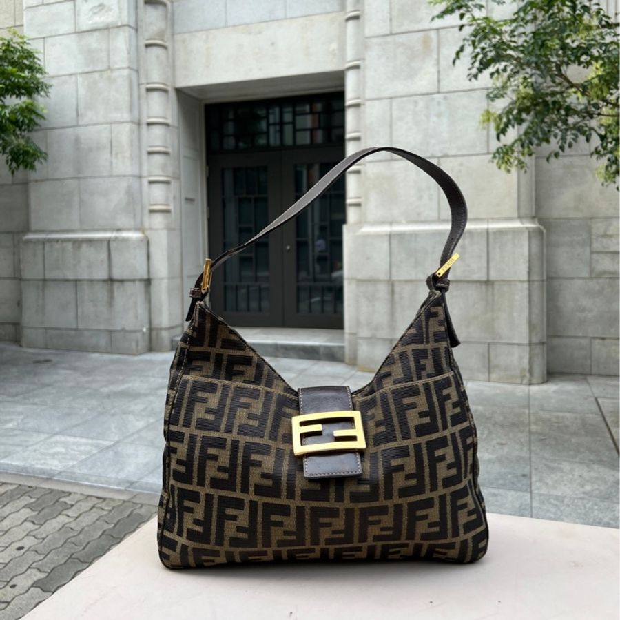 【FENDI】稀有金扣手提肩背包-18
