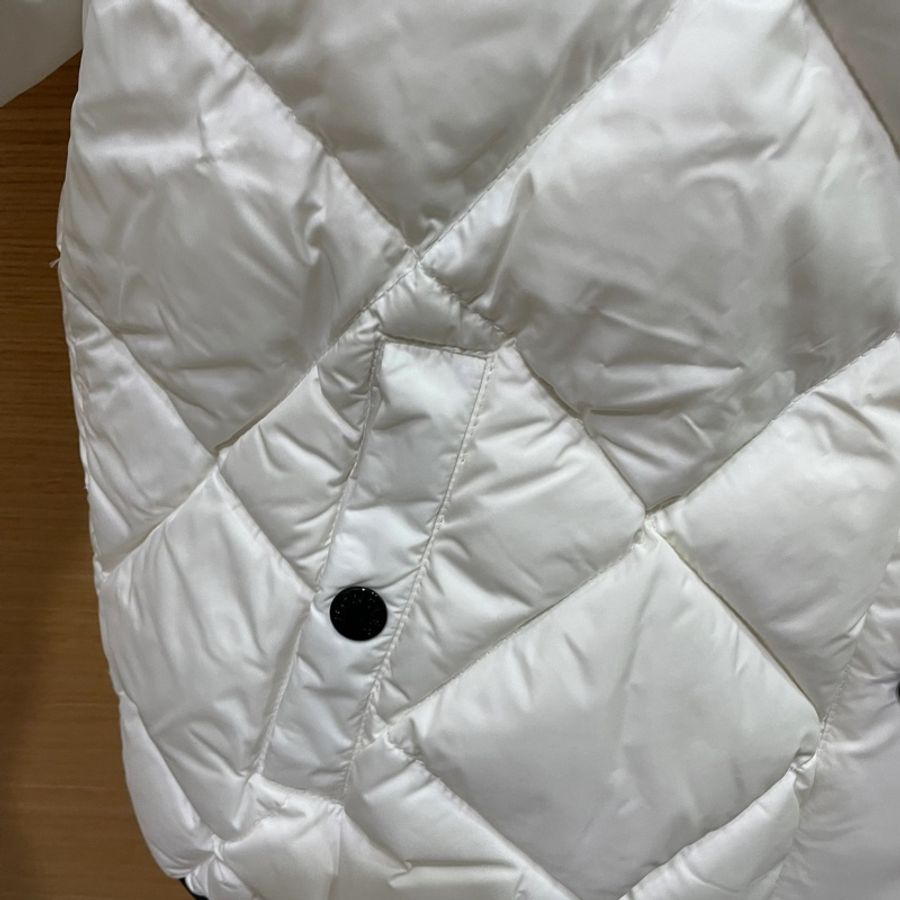全新Moncler白色滾黑邊菱格連帽羽絨外套-3