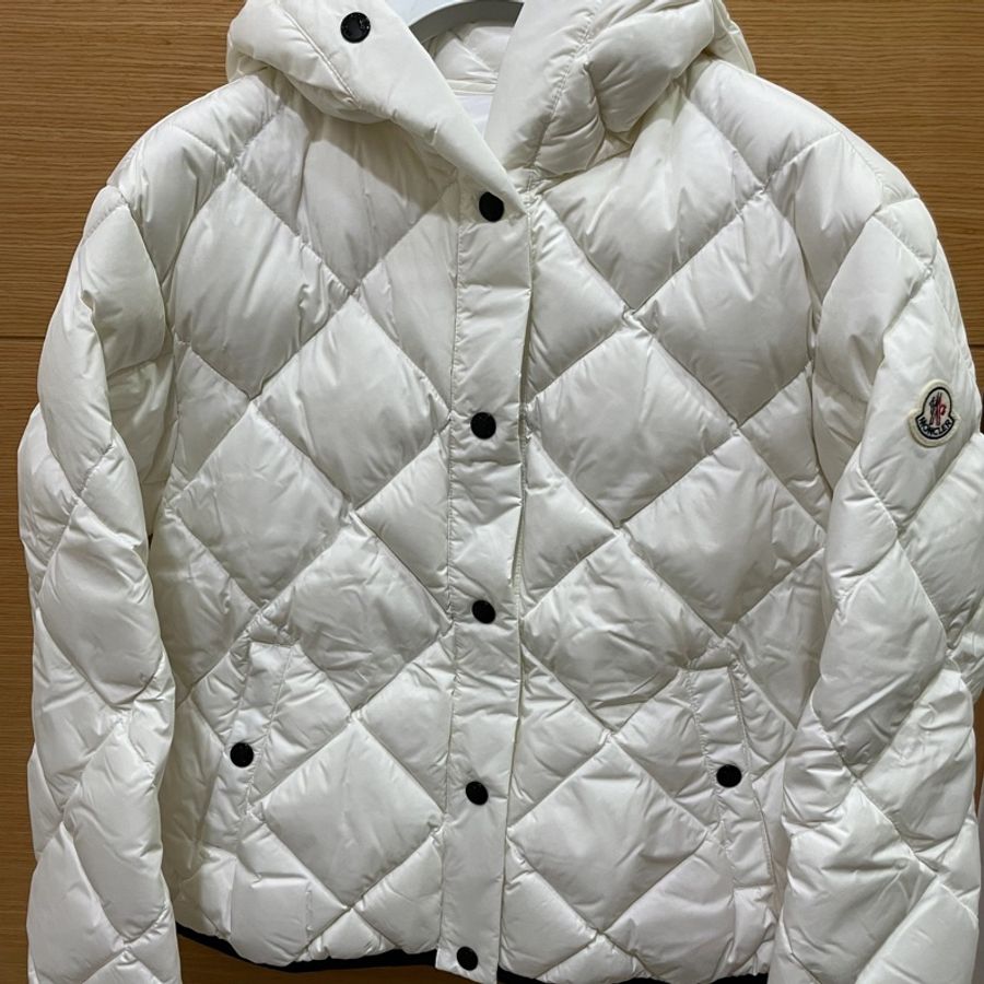 全新Moncler白色滾黑邊菱格連帽羽絨外套-5