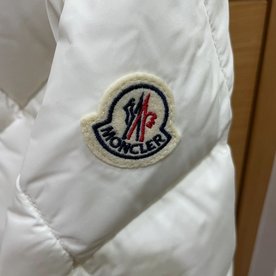全新Moncler白色滾黑邊菱格連帽羽絨外套-13