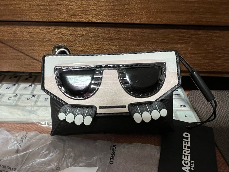 全新 KARL LAGERFELD 卡片鏈帶迷你包-1