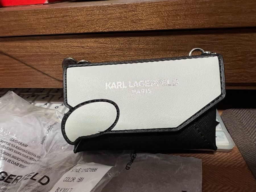 全新 KARL LAGERFELD 卡片鏈帶迷你包-3