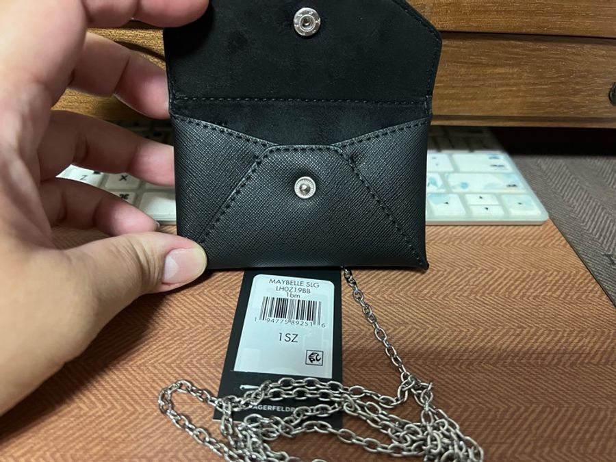 全新 KARL LAGERFELD 卡片鏈帶迷你包-6