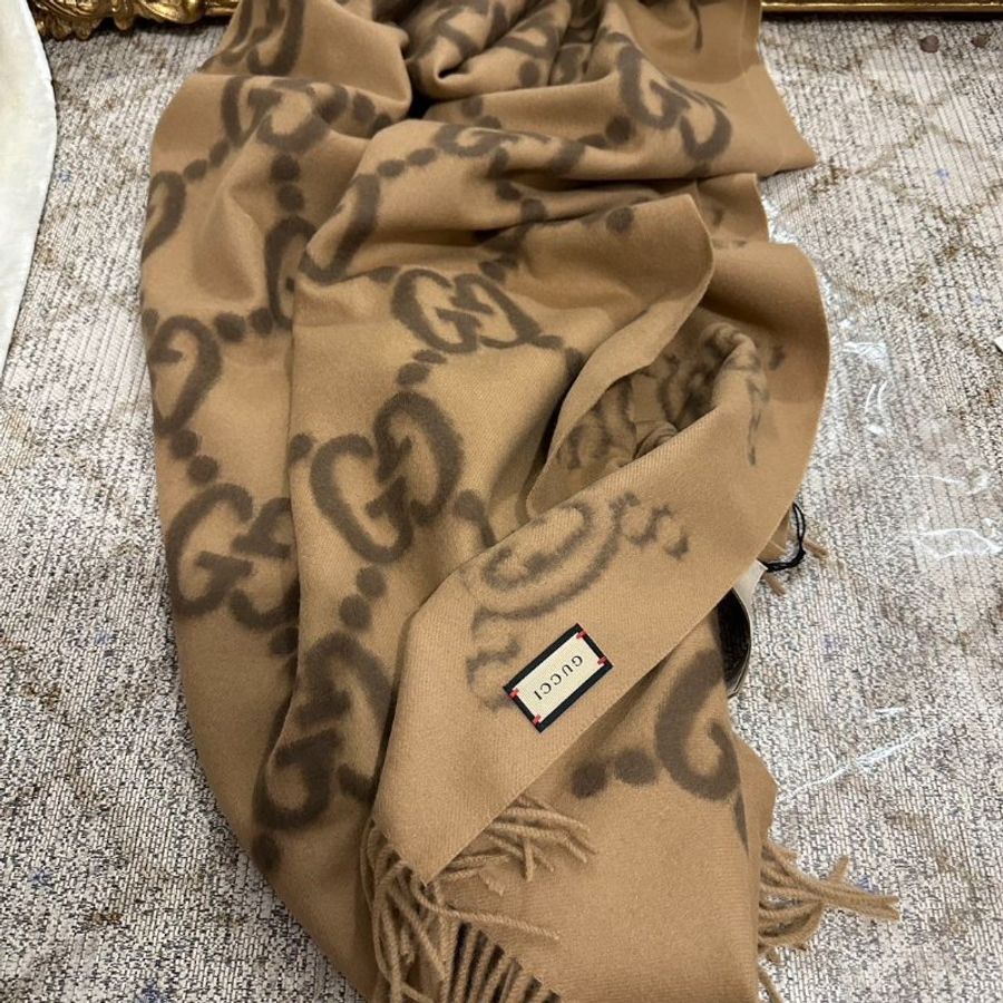 【預購】Gucci 淺棕色羊毛流蘇刺繡圍巾 210×70cm 羊毛披巾 披肩-1