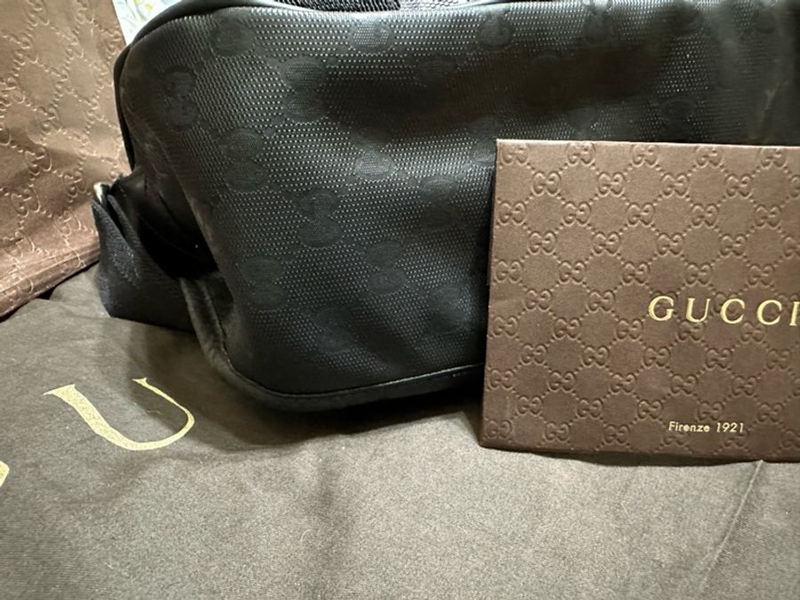 #GUCCI黑色GG IMPRIM水晶雷射PVC系列微笑斜背包 201732-5
