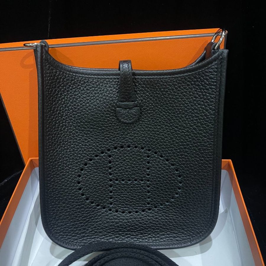 【台灣現貨】愛馬仕 Hermes Mini Evelyne 黑銀16cm b刻 斜背包 側背包 肩背包 單肩包-3