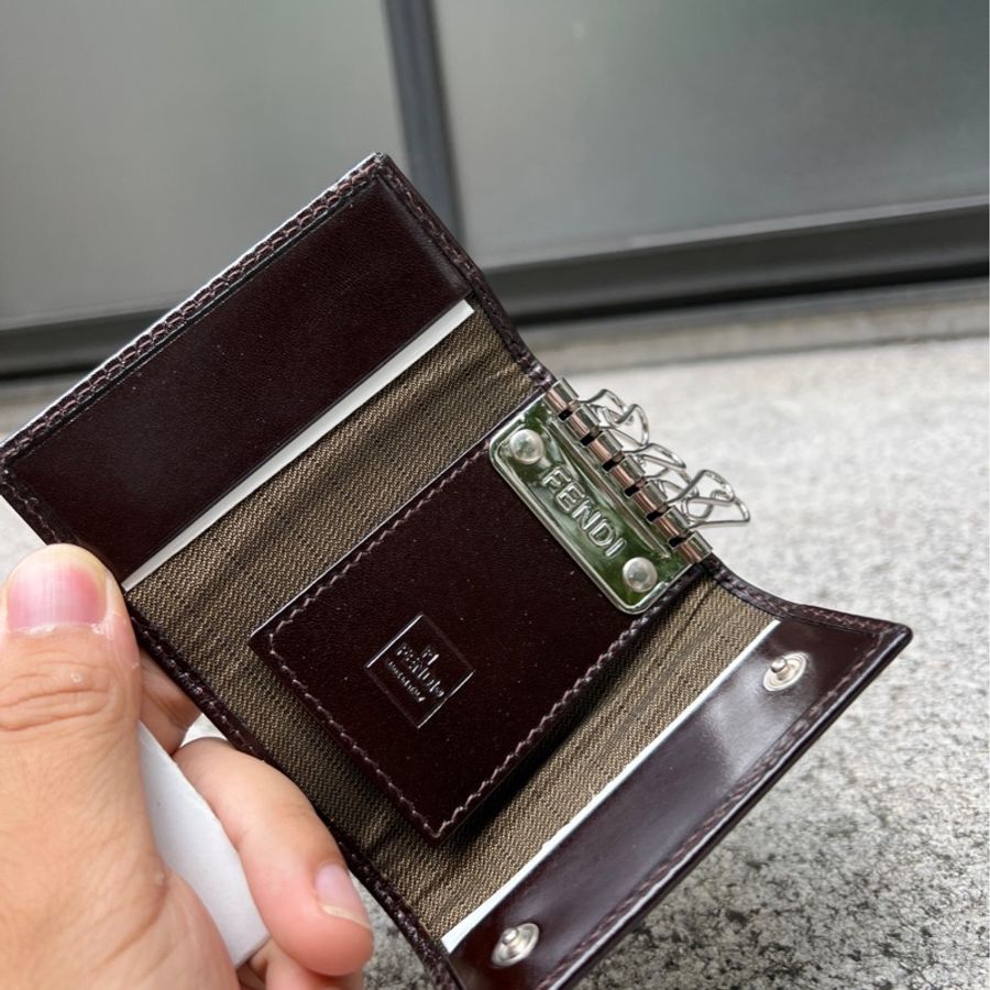 【FENDI】經典老花鑰匙包 「可放六支鑰匙」-6
