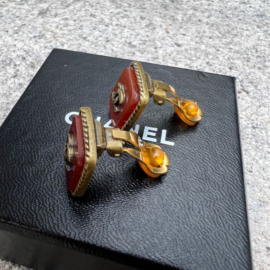 【CHANEL】香奈兒復古方型夾式耳環-1
