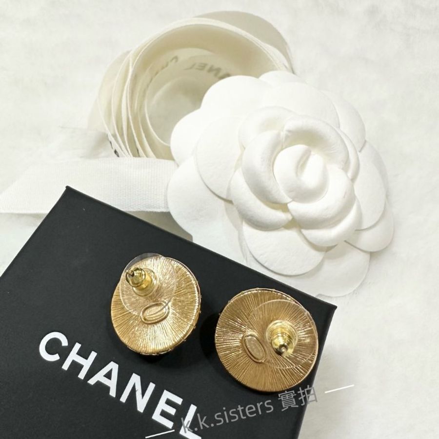 香奈兒CHANEL 新款 雙C圓型水鑽木頭特殊材質耳環(貨號ABB123 )-9