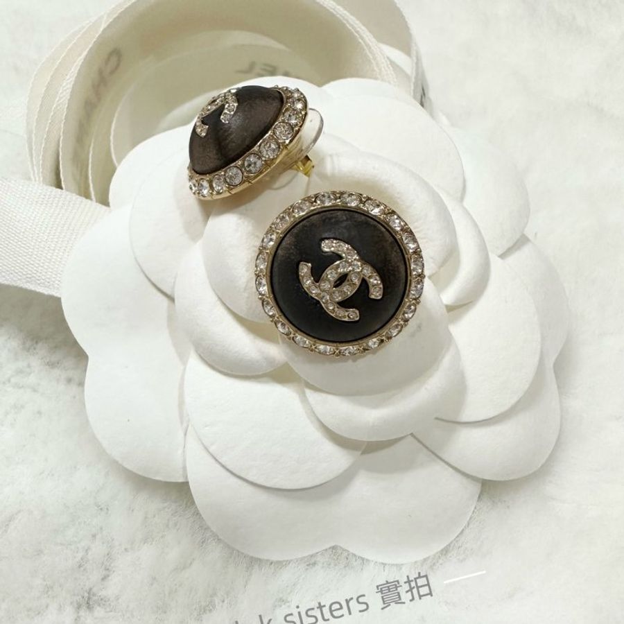 香奈兒CHANEL 新款 雙C圓型水鑽木頭特殊材質耳環(貨號ABB123 )-10