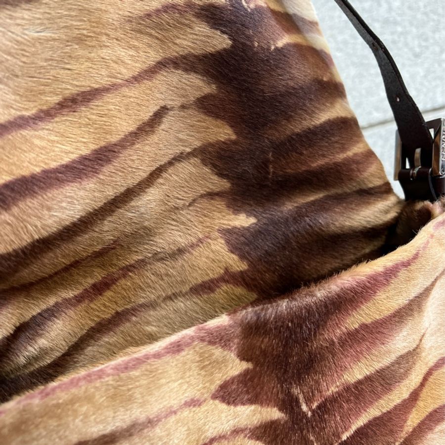 【FENDI】稀有材質大法棍-16